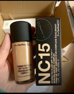 mac粉底液 nc15自然色 全新未打开 送口红一只