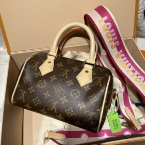 lv全新speedy20 老花枕头包,宽肩带,粉色肩带
