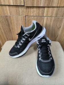 nike耐克 44码男款网面lunarlon 缓震跑步运动鞋_阿里巴巴找货神器
