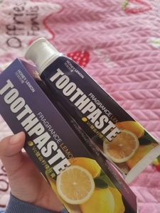 哈妮柠檬 vc健齿柠檬牙膏