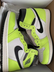 正品荧光绿aj1高帮篮球鞋nike板鞋运动鞋男女鞋乔丹一代