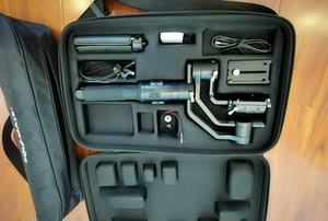 伟峰 wi-710 手持稳定器 基本全新 仅使用三次 送三脚