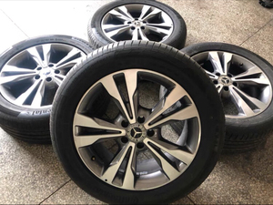 奔驰v260拆车原厂18寸轮毂轮胎,原厂正品 无失圆变形开裂