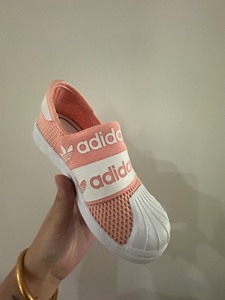 Adidas阿迪达斯夏季新款三叶草贝壳头男女凉鞋儿童鞋贝壳鞋