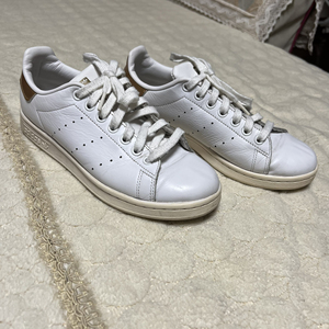 adidas三叶草经典小白鞋,金尾,款号779001,女款3