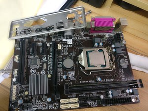 g3220cpu,技嘉b85主板,,金士顿2g内存2条共4g