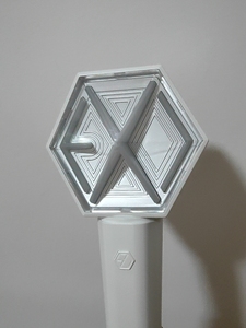 exo应援棒3代拆封验箱没有使用有包装有小卡是金钟大贴纸没有