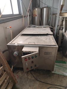 食品厂处理一台煎炸油过滤机，油炸过滤机，滤油机，买来和油炸锅