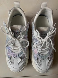 鞋子新旧程度跟图片上一样!