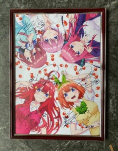 五等分的花嫁 花泽香菜竹达彩奈伊藤美来佐仓绫音水濑祈签名海报