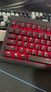 海盗船K68红轴机械键盘  成色9新。没有问题。手感非常好