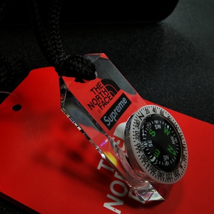 supreme指南针项链吊坠挂件饰品18fw美式潮牌小玩意正