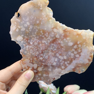 今晚九点半上新樱花玛瑙原石摆件.[比心][比心][比心]