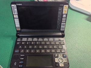 卡西欧电子词典f200中高考英语学习好助手,很好用,按键手感