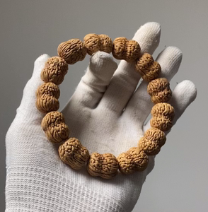 花生桃核手串手持