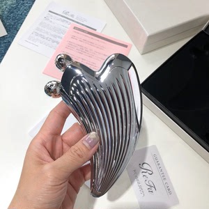 朋友日本代购回来的,refa刮痧板经典银色,家里有宙斯了,便