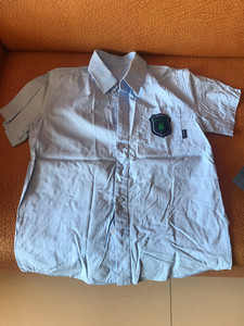 东北育才双语小学夏季校服:商标剪掉了,肩宽35,衣长62,新