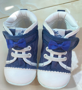 miki学步鞋,成色如图,适合脚长11厘米的宝宝,39不包邮