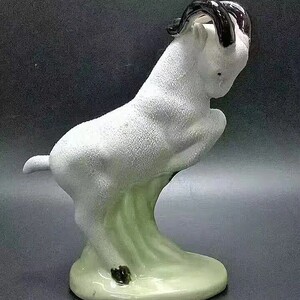 (一口价)八十年代宜兴美林雪花釉羊 韩美林大师设计 长:17