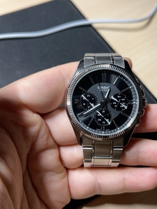 000人付款淘宝卡西欧wr50m手表,表面有划痕,放太久没电了