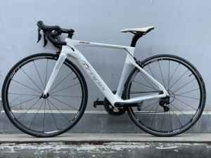 离京忍痛割爱烈风米兰碳纤维公路车,全碳纤维公路自行车,禧玛诺