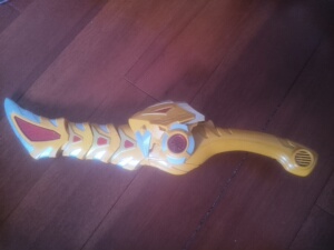 铠甲勇士裂地刀