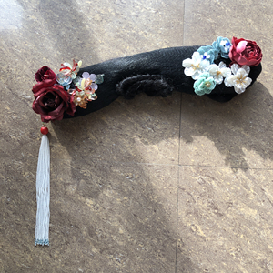 纯手工制作 旗头不是市面上用海绵做 里面都是用假发做的  头