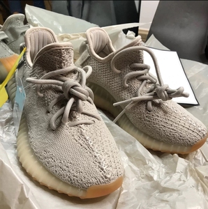 阿迪达斯椰子350芝麻灰