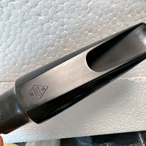 老款meyer梅耶次中音萨克斯胶木笛头,无修改,无磕碰,非常