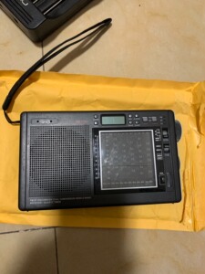 000人付款淘宝德劲de1107收音机,收来的,成色见图,缺铭牌,电池盖可拿