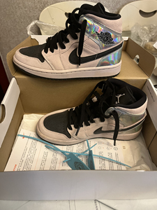 nike/耐克 aj女款镭射粉 35.5穿过3次,保真.