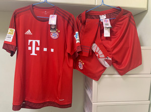 拜仁1516赛季主场球迷版 莱万多夫斯基 s14292全新带