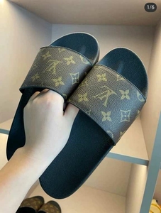 lv平底 男拖鞋 适合39或40码 9.8新 个人原因清鞋