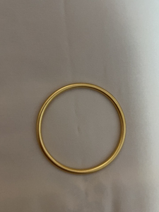 六福古法足金手镯,盒子保单都在,克重为15.91g,圈口56