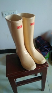 米色老款橡胶雨靴 怀旧雨靴 东江类似雨靴  38到40有货