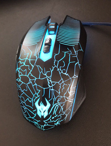 磁动力zm7-1高精准游戏鼠标  9成新