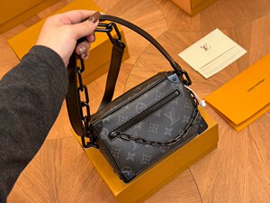 高端货 lv盒子包方盒子trunk王嘉尔同款单肩包斜挎包链条_阿里巴巴找