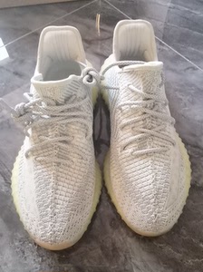 椰子350灰天使配色.