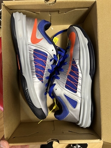 hd2012low 耐克篮球鞋 42码 金刚狼配色!