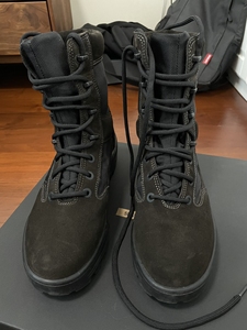 yeezy season4 靴子 42 上脚个位数,成色已拍