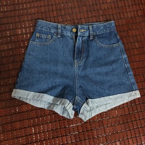 以纯女装短裤高腰