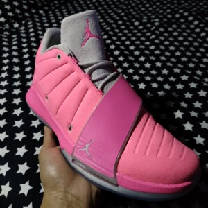 保罗11代 aj最美乳腺篮球鞋 骚粉 sample42.5码