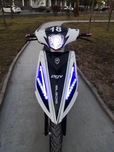 二手雅马哈鬼火125cc三代战速踏板车燃油助力爆改装幽灵摩托