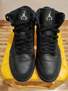 aj1 黑色磨砂 高帮篮球鞋 保证正品 95新