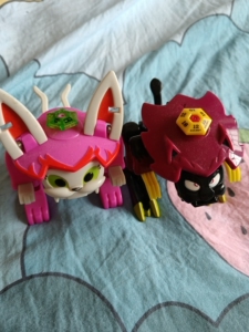 神魄,幽暗灵猫和袭风灵猫,希望交到一样喜欢模玩的朋友,欢迎交