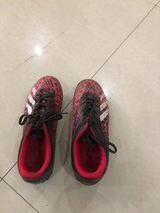 处理孩子比赛只穿过一次的学生足球鞋，41码特星专卖店实体店购