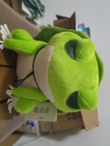 旅行青蛙吊牌没拆