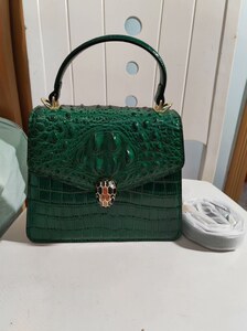 宝格丽全新绿色鳄鱼真皮包包,长23cm,高18cm,四季可背_阿里巴巴找货
