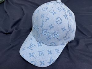 lv蓝色帽子