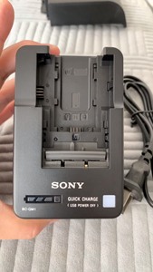 全新Sony索尼相机充电器BC-QM1 索尼相机NP-FH5